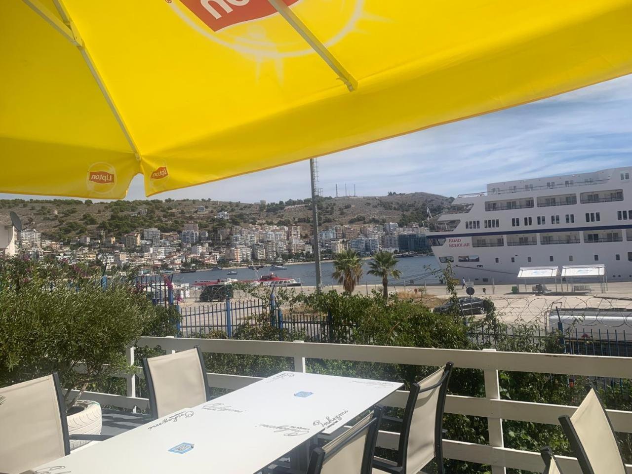 Vila Onhezmi Sarandë Exteriör bild